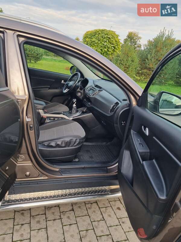 Позашляховик / Кросовер Kia Sportage 2015 в Львові