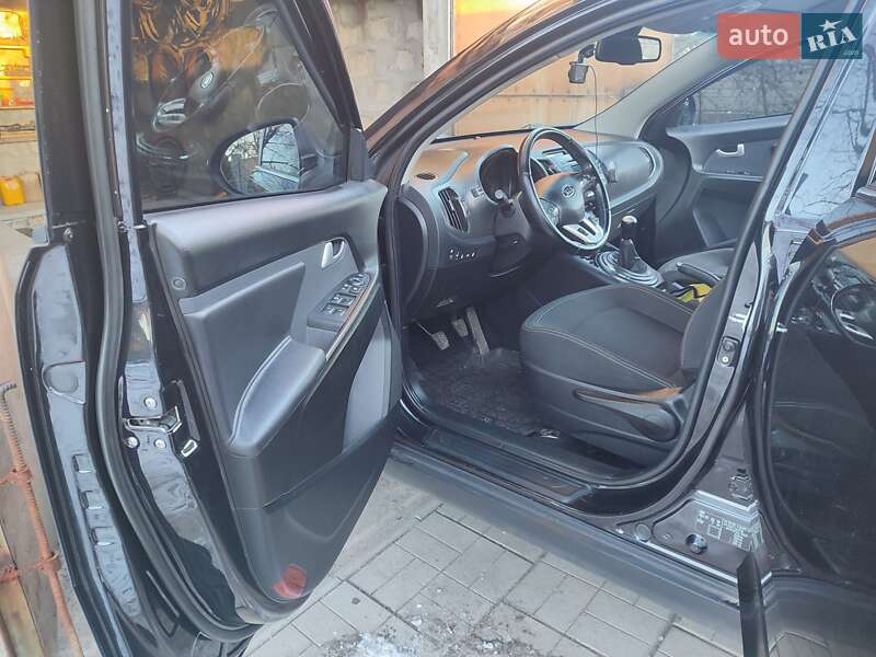 Внедорожник / Кроссовер Kia Sportage 2012 в Днепре