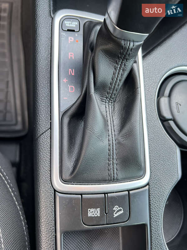 Позашляховик / Кросовер Kia Sportage 2016 в Миколаєві