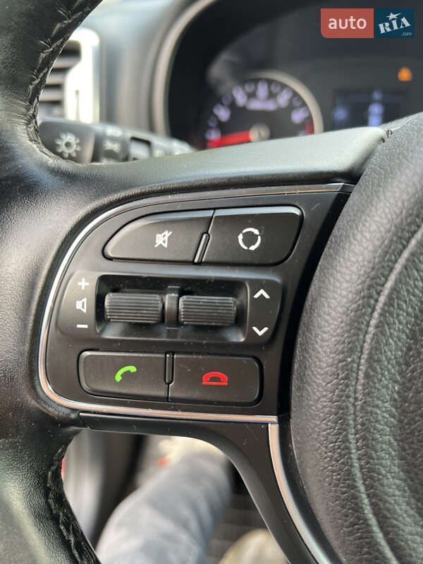 Позашляховик / Кросовер Kia Sportage 2016 в Миколаєві