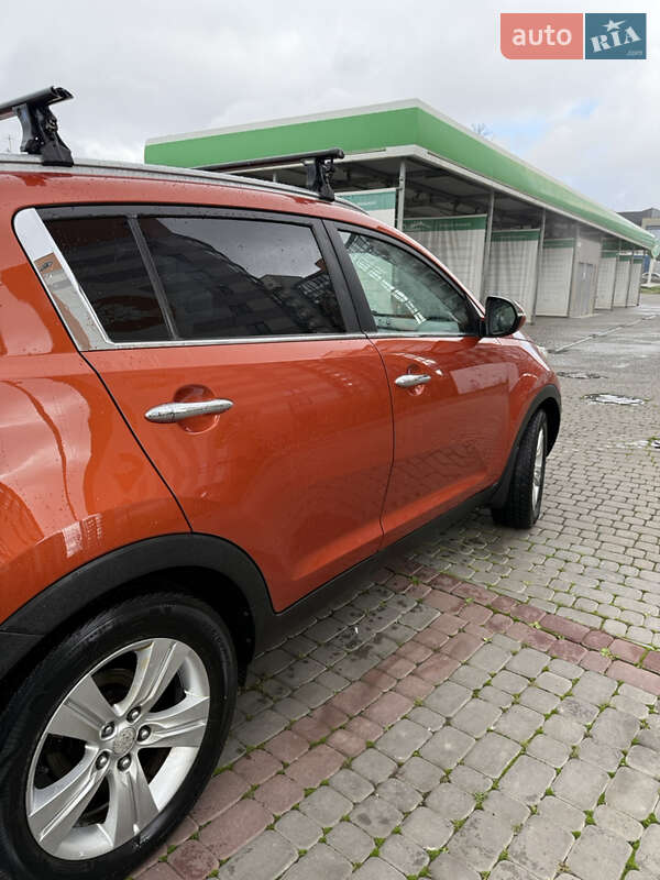 Позашляховик / Кросовер Kia Sportage 2011 в Івано-Франківську