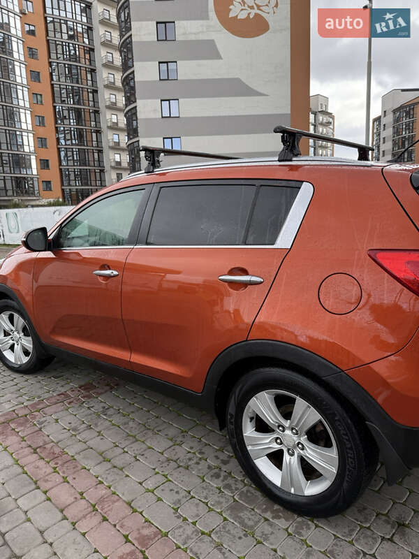 Позашляховик / Кросовер Kia Sportage 2011 в Івано-Франківську