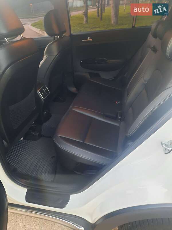 Внедорожник / Кроссовер Kia Sportage 2017 в Житомире фото 11 Внедорожник / Кроссовер Kia Sportage 2017 в Житомире