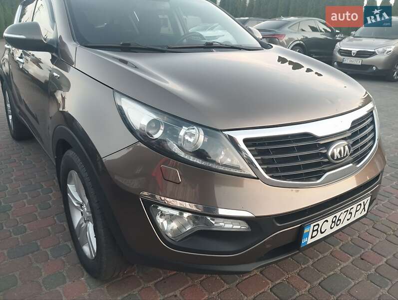 Внедорожник / Кроссовер Kia Sportage 2012 в Городке