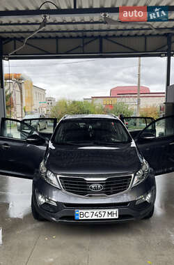 Внедорожник / Кроссовер Kia Sportage 2010 в Новояворовске