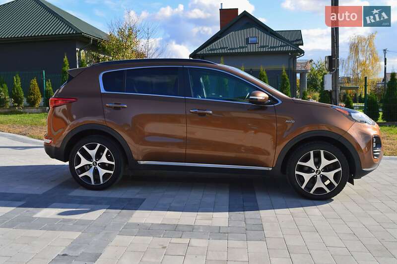 Позашляховик / Кросовер Kia Sportage 2017 в Львові