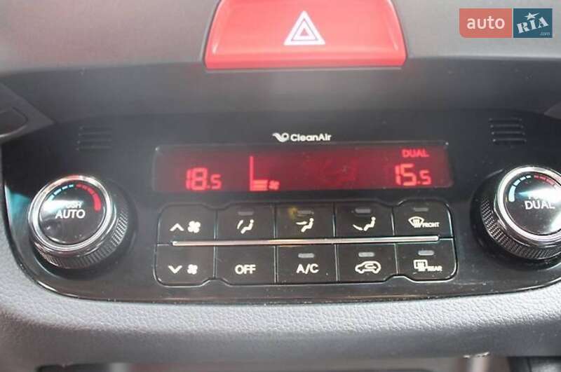 Внедорожник / Кроссовер Kia Sportage 2010 в Харькове