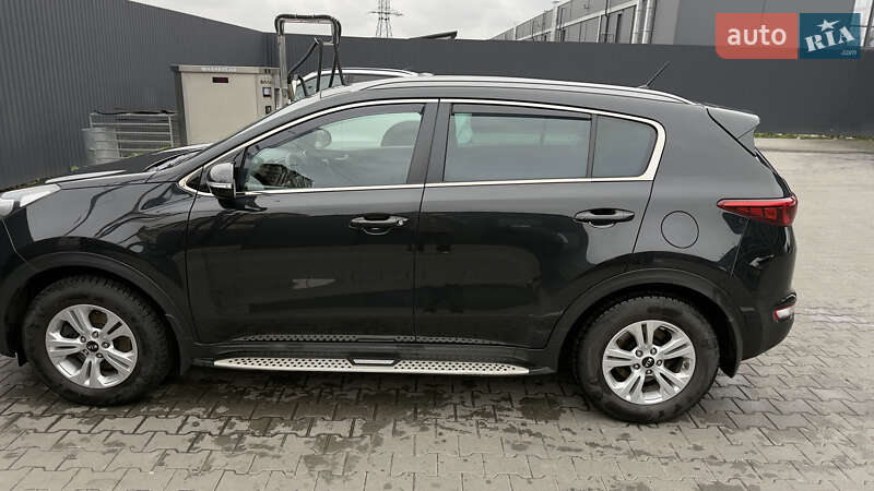 Позашляховик / Кросовер Kia Sportage 2016 в Луцьку