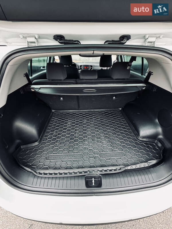 Внедорожник / Кроссовер Kia Sportage 2016 в Киеве