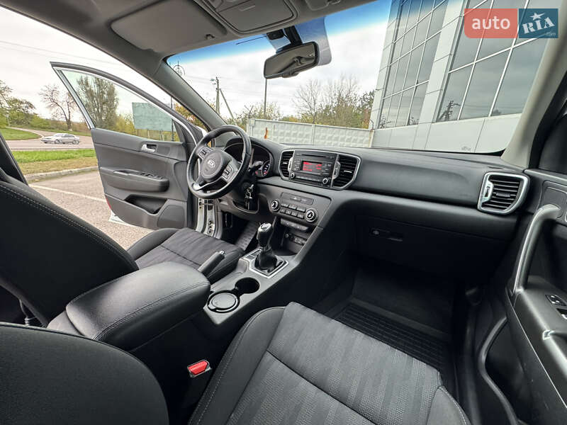 Внедорожник / Кроссовер Kia Sportage 2016 в Киеве