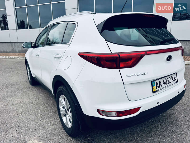 Внедорожник / Кроссовер Kia Sportage 2016 в Киеве