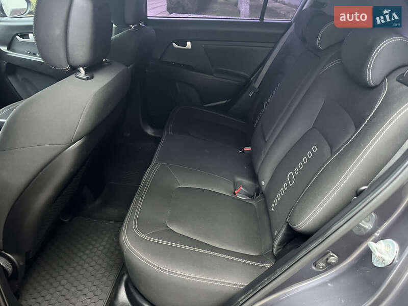 Внедорожник / Кроссовер Kia Sportage 2013 в Могилев-Подольске фото 46 Внедорожник / Кроссовер Kia Sportage 2013 в Могилев-Подольске
