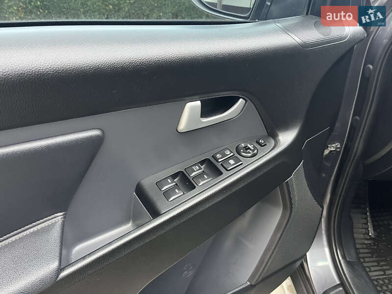 Внедорожник / Кроссовер Kia Sportage 2013 в Могилев-Подольске фото 58 Внедорожник / Кроссовер Kia Sportage 2013 в Могилев-Подольске