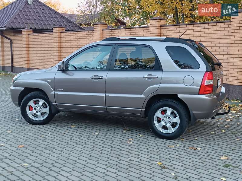 Внедорожник / Кроссовер Kia Sportage 2008 в Красилове