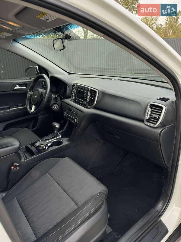 Позашляховик / Кросовер Kia Sportage 2016 в Львові фото 19 Позашляховик / Кросовер Kia Sportage 2016 в Львові