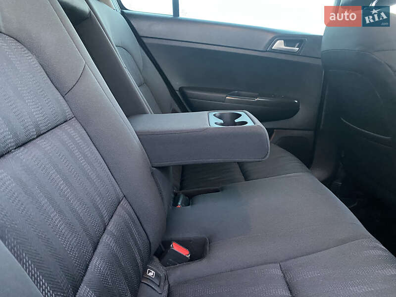 Позашляховик / Кросовер Kia Sportage 2016 в Львові фото 79 Позашляховик / Кросовер Kia Sportage 2016 в Львові