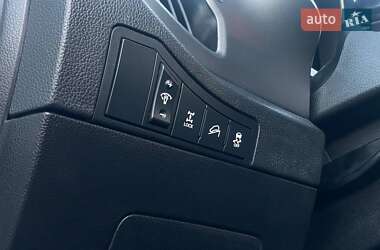 Внедорожник / Кроссовер Kia Sportage 2012 в 