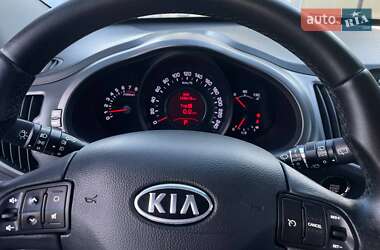 Внедорожник / Кроссовер Kia Sportage 2012 в 