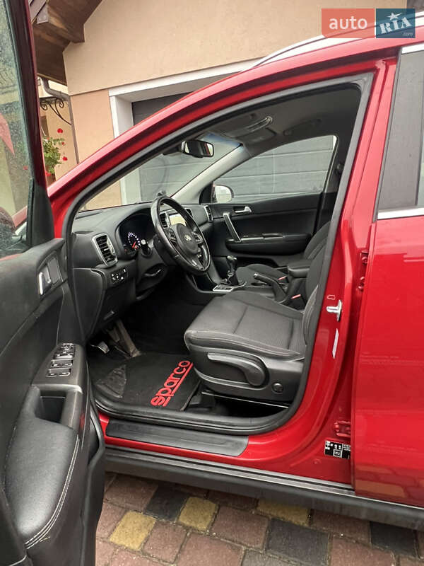 Внедорожник / Кроссовер Kia Sportage 2016 в Львове