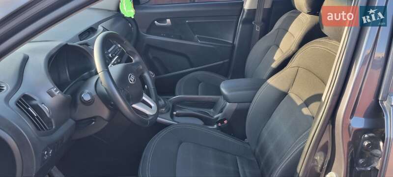 Позашляховик / Кросовер Kia Sportage 2012 в Харкові