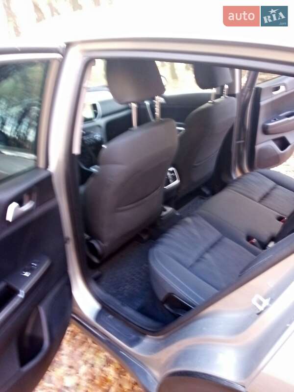 Позашляховик / Кросовер Kia Sportage 2016 в Львові фото 8 Позашляховик / Кросовер Kia Sportage 2016 в Львові