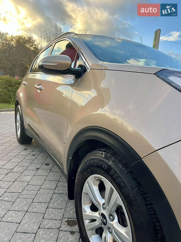 Позашляховик / Кросовер Kia Sportage 2016 в Тернополі фото 5 Позашляховик / Кросовер Kia Sportage 2016 в Тернополі