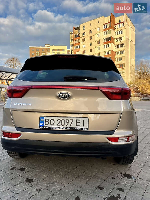 Позашляховик / Кросовер Kia Sportage 2016 в Тернополі фото 16 Позашляховик / Кросовер Kia Sportage 2016 в Тернополі