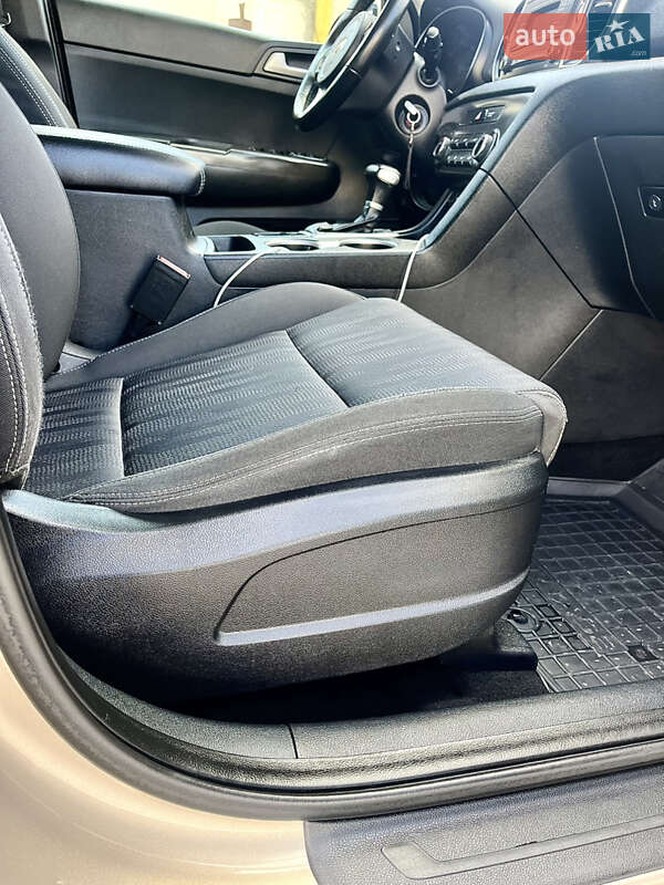 Позашляховик / Кросовер Kia Sportage 2016 в Тернополі фото 58 Позашляховик / Кросовер Kia Sportage 2016 в Тернополі