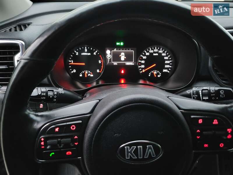 Позашляховик / Кросовер Kia Sportage 2016 в Луцьку