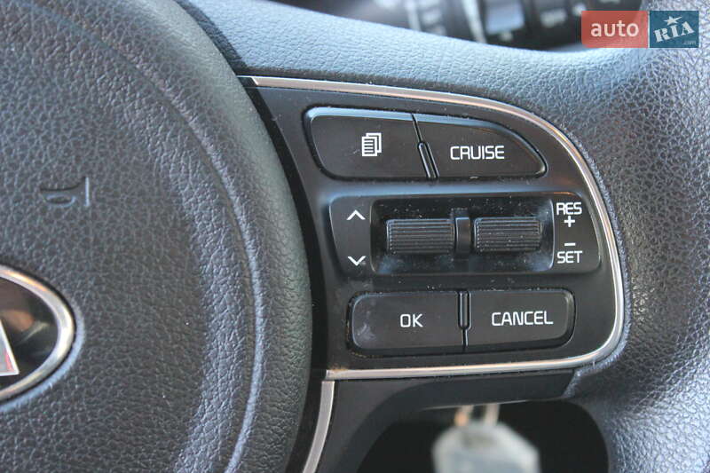 Позашляховик / Кросовер Kia Sportage 2017 в Дніпрі