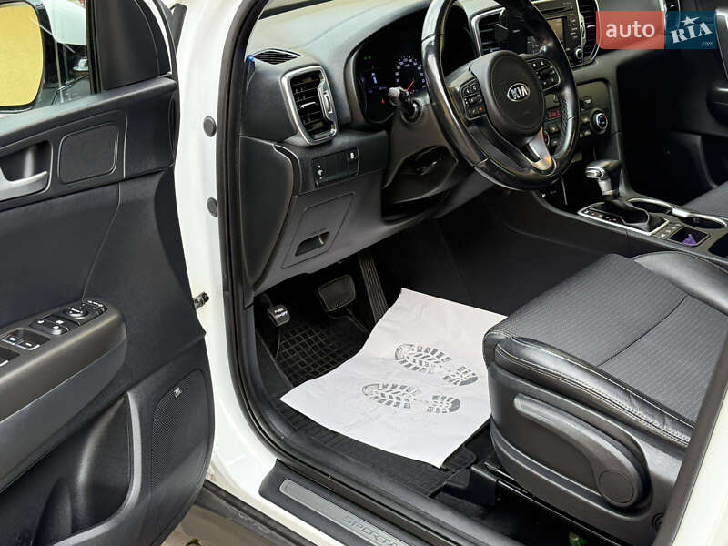 Позашляховик / Кросовер Kia Sportage 2017 в Дрогобичі фото 15 Позашляховик / Кросовер Kia Sportage 2017 в Дрогобичі