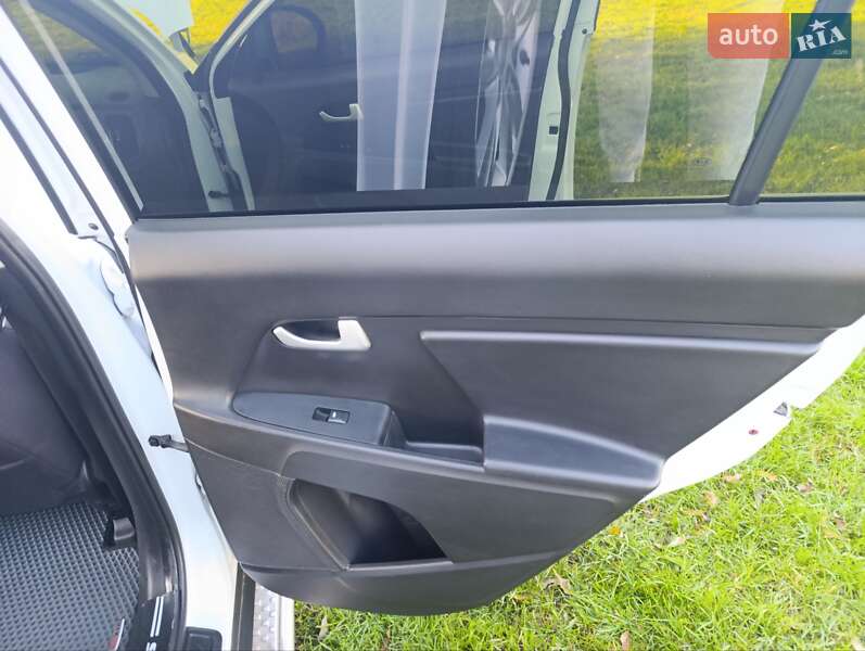 Внедорожник / Кроссовер Kia Sportage 2013 в Бершади фото 4 Внедорожник / Кроссовер Kia Sportage 2013 в Бершади