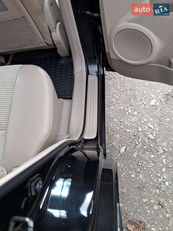 Внедорожник / Кроссовер Kia Sportage 2006 в Ровно