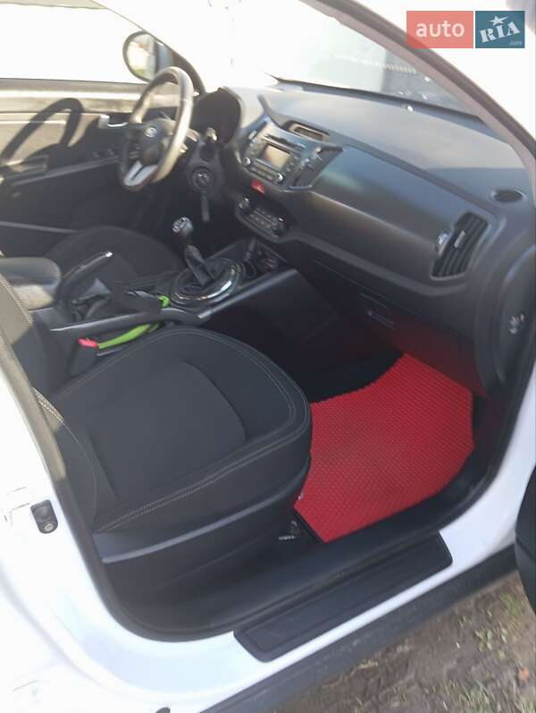 Внедорожник / Кроссовер Kia Sportage 2010 в Рожище