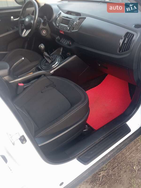 Внедорожник / Кроссовер Kia Sportage 2010 в Рожище