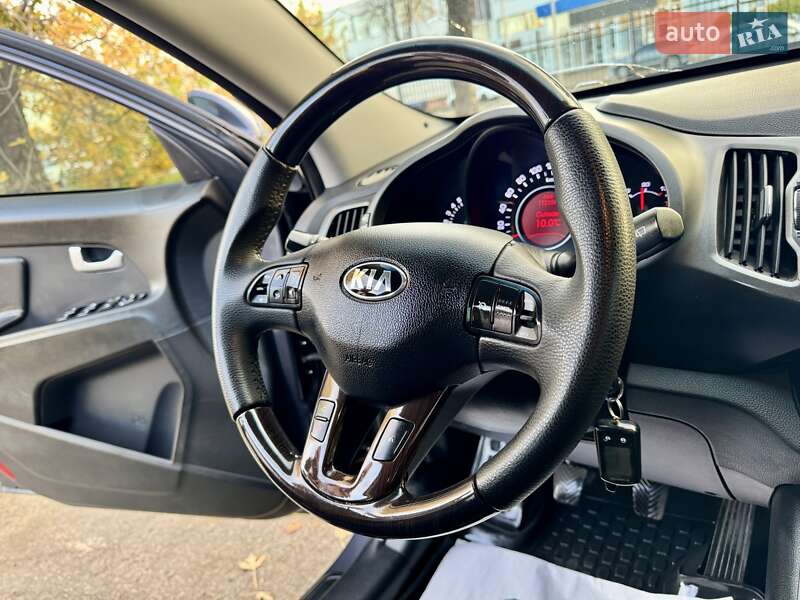 Внедорожник / Кроссовер Kia Sportage 2013 в Киеве