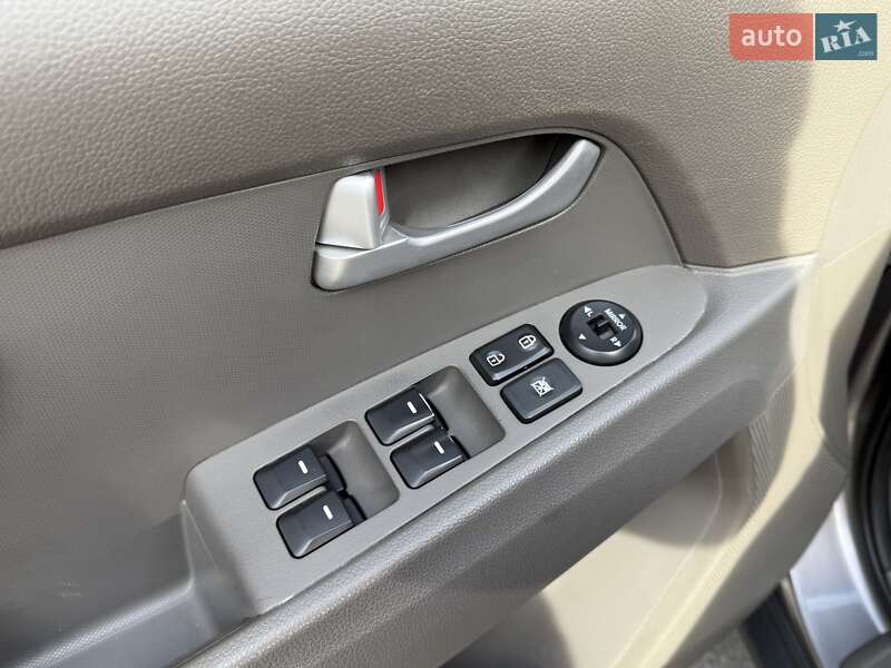 Внедорожник / Кроссовер Kia Sportage 2014 в Киеве