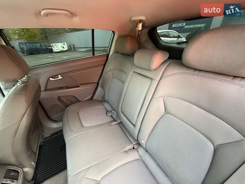 Внедорожник / Кроссовер Kia Sportage 2014 в Киеве