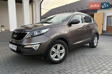 Внедорожник / Кроссовер Kia Sportage 2015 в Черновцах