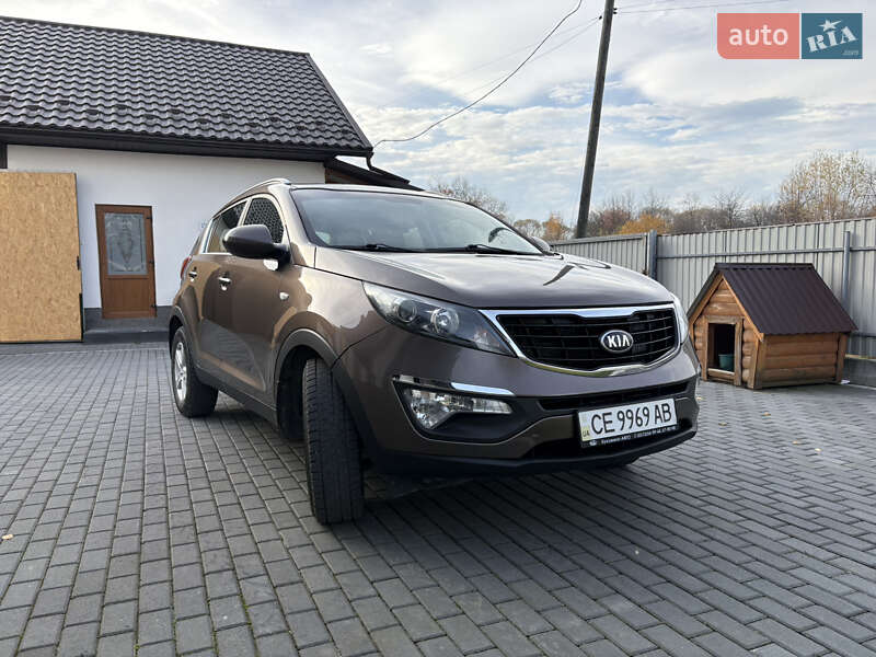 Внедорожник / Кроссовер Kia Sportage 2015 в Черновцах