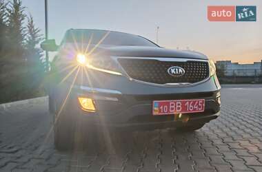 Внедорожник / Кроссовер Kia Sportage 2015 в Могилев-Подольске