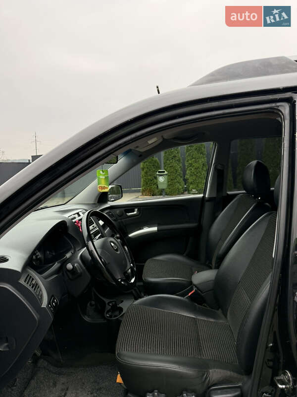 Внедорожник / Кроссовер Kia Sportage 2006 в Каменец-Подольском