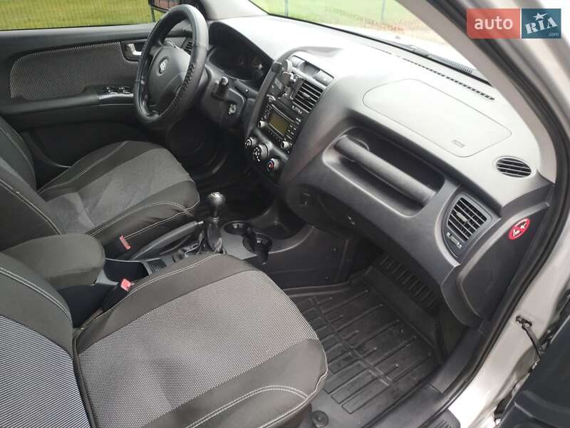 Внедорожник / Кроссовер Kia Sportage 2005 в Калиновке