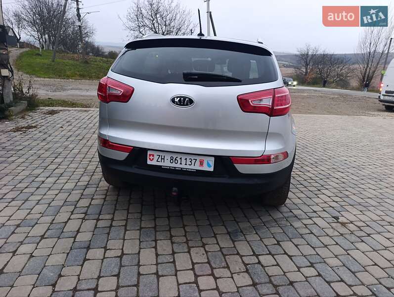 Позашляховик / Кросовер Kia Sportage 2011 в Чернівцях