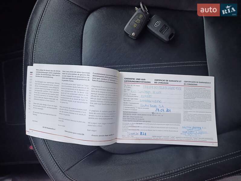 Позашляховик / Кросовер Kia Sportage 2011 в Чернівцях