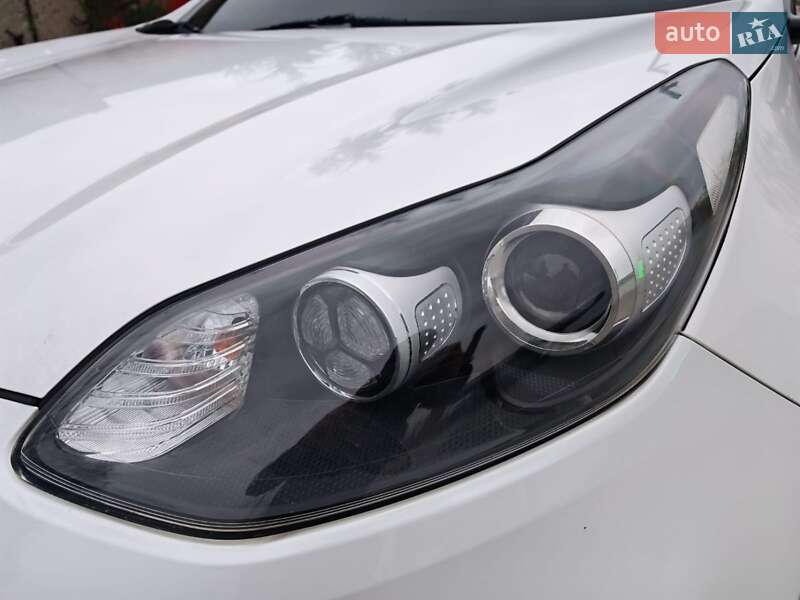 Внедорожник / Кроссовер Kia Sportage 2015 в Могилев-Подольске