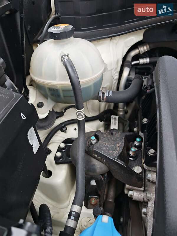 Внедорожник / Кроссовер Kia Sportage 2015 в Могилев-Подольске