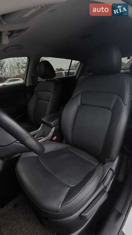 Внедорожник / Кроссовер Kia Sportage 2015 в Киеве