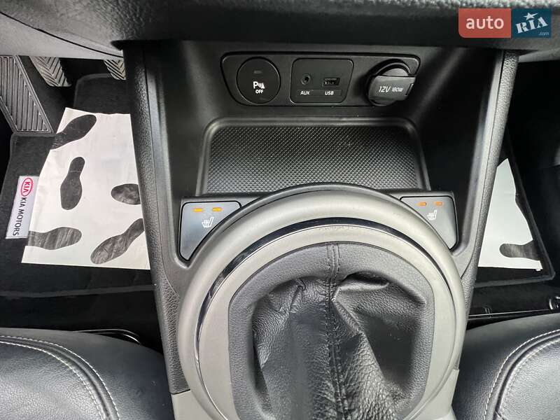 Позашляховик / Кросовер Kia Sportage 2014 в Івано-Франківську