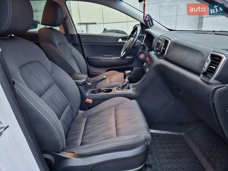 Внедорожник / Кроссовер Kia Sportage 2016 в Одессе